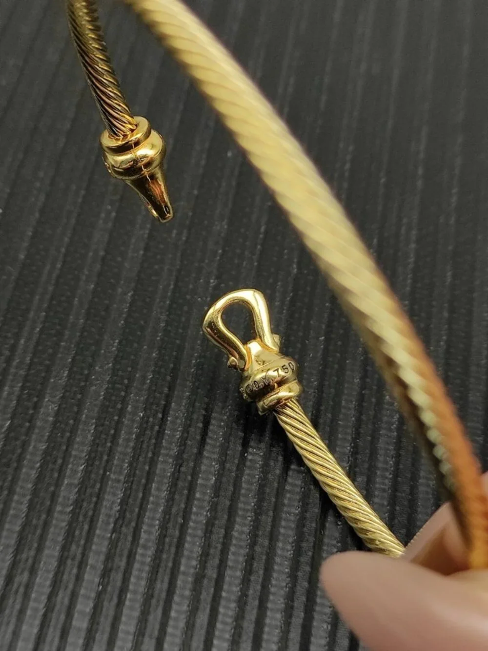 😙David Yurman😙 3mm Bracelet with diamond hook head